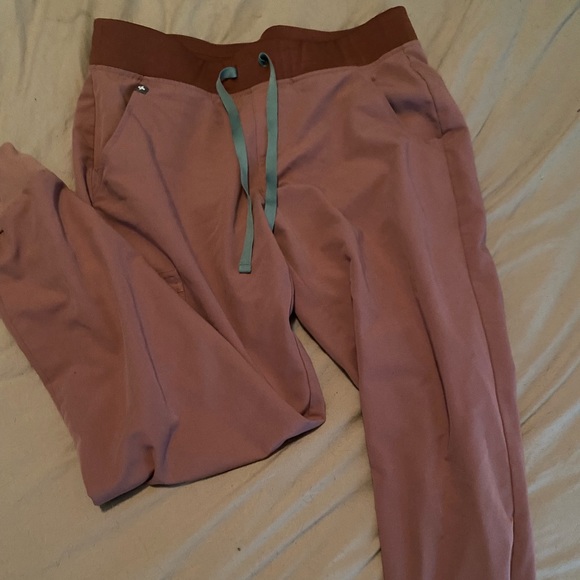 Figs mauve joggers - Picture 1 of 4